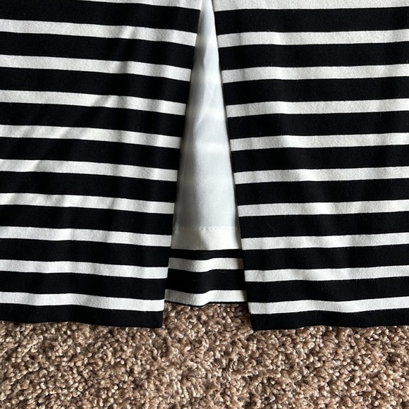 - WHBM Straight Skirt - Size 8 - Picture 4 of 14